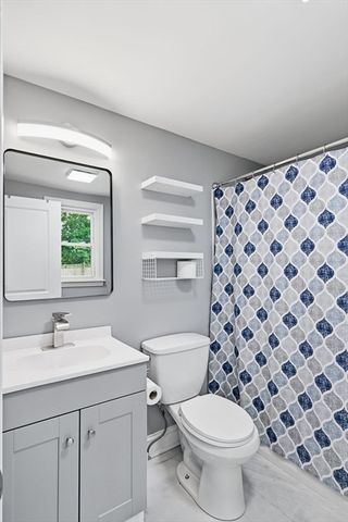 25 Pineywood Ave, Wilbraham, MA 01095