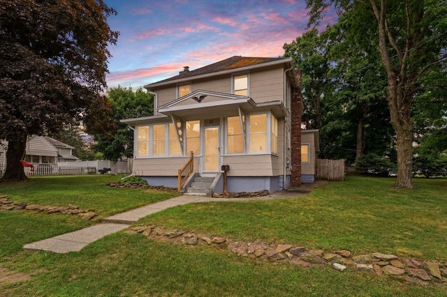 25 Pineywood Ave, Wilbraham, MA 01095