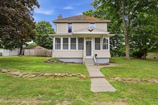 25 Pineywood Ave, Wilbraham, MA 01095