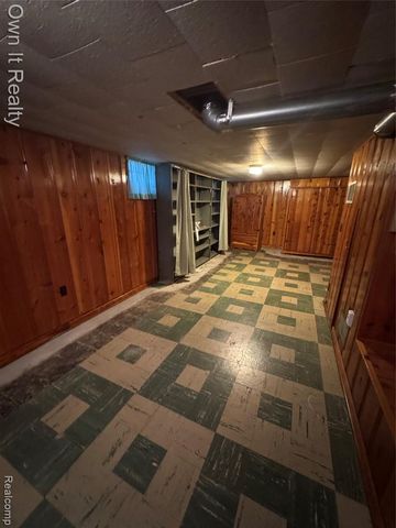 14805 Arlington Avenue, Allen Park, MI 48101