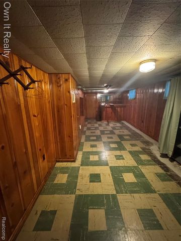 14805 Arlington Avenue, Allen Park, MI 48101