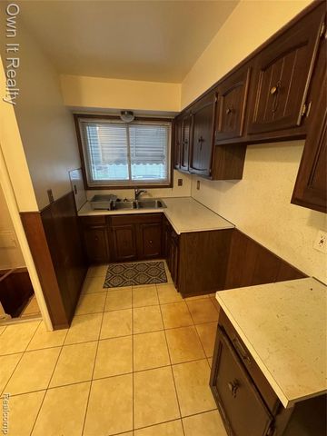 14805 Arlington Avenue, Allen Park, MI 48101