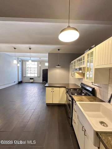 53 3rd Street 1E, Troy, NY 12180