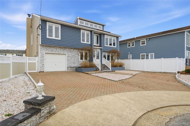 233 Arthur Street, Freeport, NY 11520