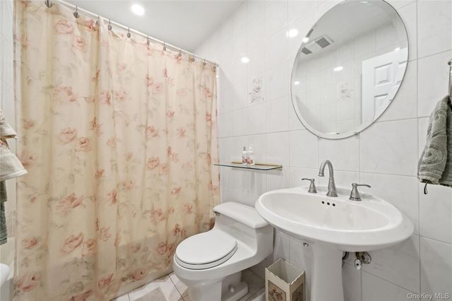 233 Arthur Street, Freeport, NY 11520