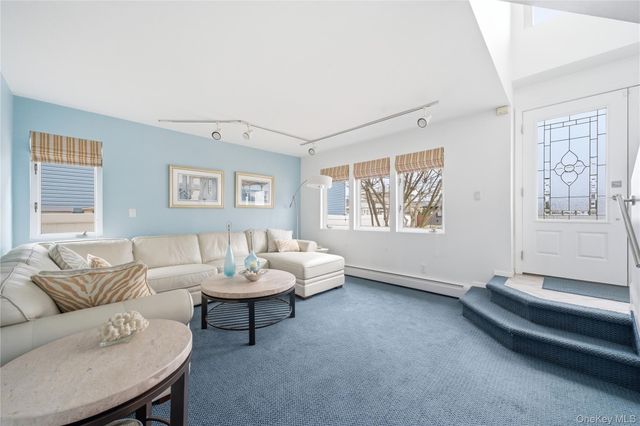 233 Arthur Street, Freeport, NY 11520