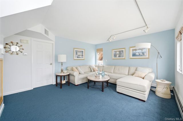233 Arthur Street, Freeport, NY 11520