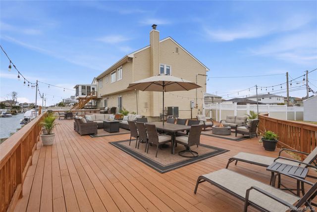 233 Arthur Street, Freeport, NY 11520