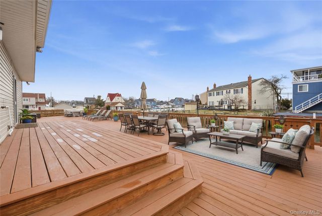 233 Arthur Street, Freeport, NY 11520
