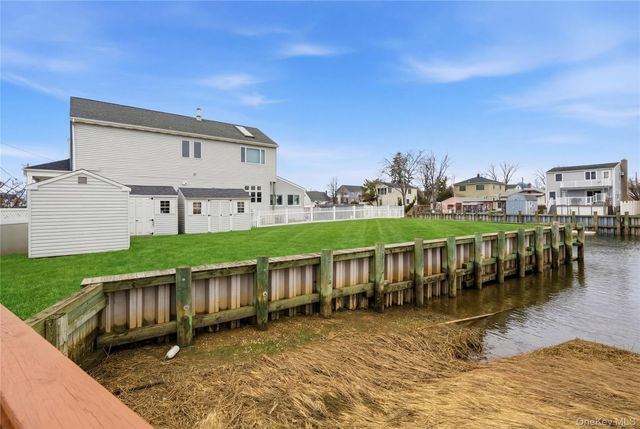 233 Arthur Street, Freeport, NY 11520