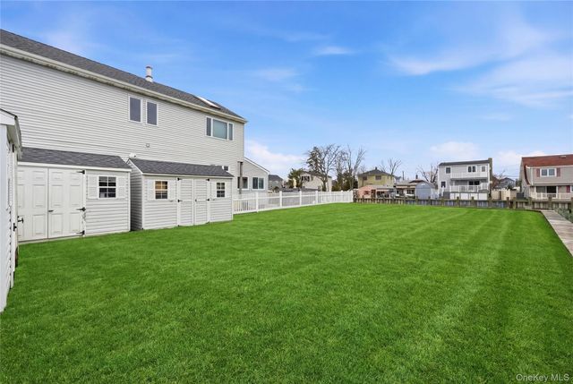 233 Arthur Street, Freeport, NY 11520