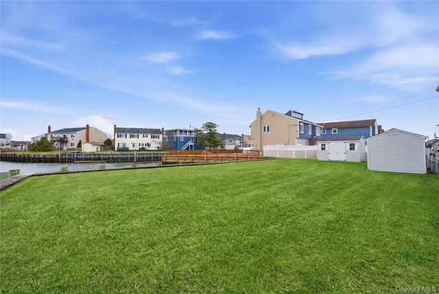 233 Arthur Street, Freeport, NY 11520