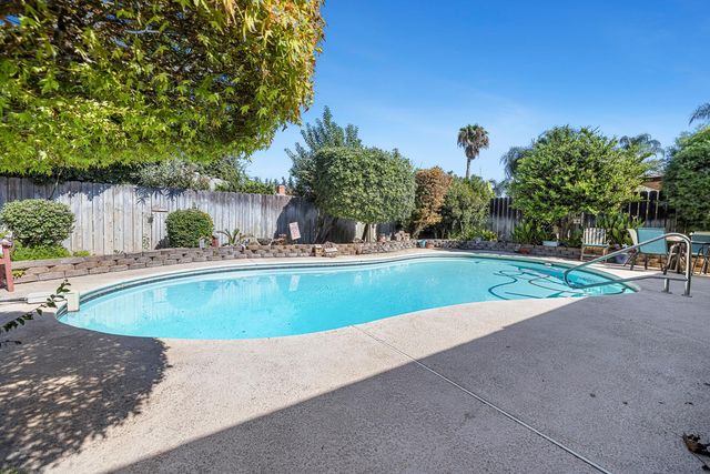 548 E Fremont Avenue, Fresno, CA 93710