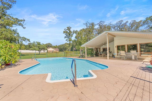 7438 Cross Road, Pine Bluff, AR 71603