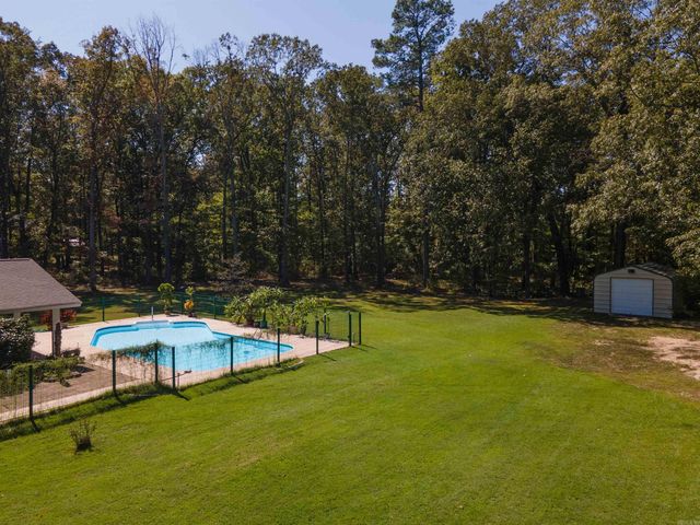 7438 Cross Road, Pine Bluff, AR 71603