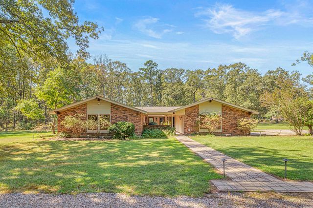 7438 Cross Road, Pine Bluff, AR 71603