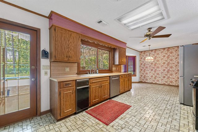 7438 Cross Road, Pine Bluff, AR 71603