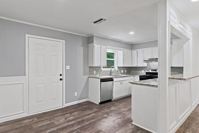 1149 ANGELA DR, New Diana, TX 75640