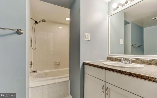 1049 S CHARLES ST, Baltimore, MD 21230