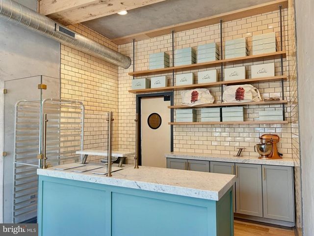 1049 S CHARLES ST, Baltimore, MD 21230