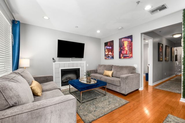 964 1st Ave, N, Nashville, TN 37201