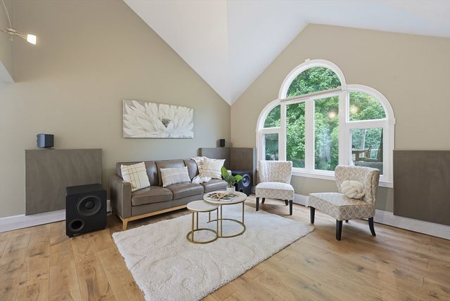 460 Richardson Ave, Attleboro, MA 02703