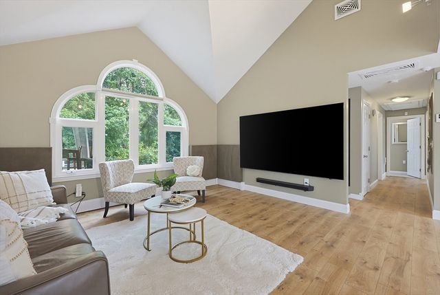460 Richardson Ave, Attleboro, MA 02703