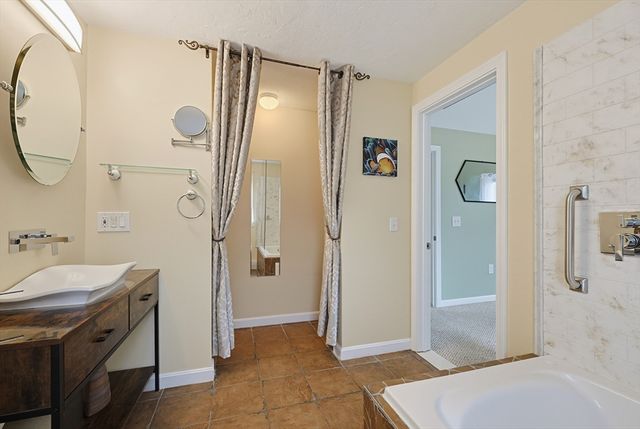 460 Richardson Ave, Attleboro, MA 02703