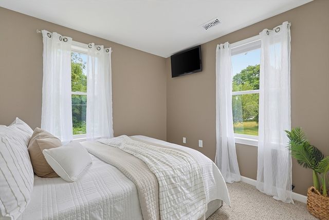 460 Richardson Ave, Attleboro, MA 02703