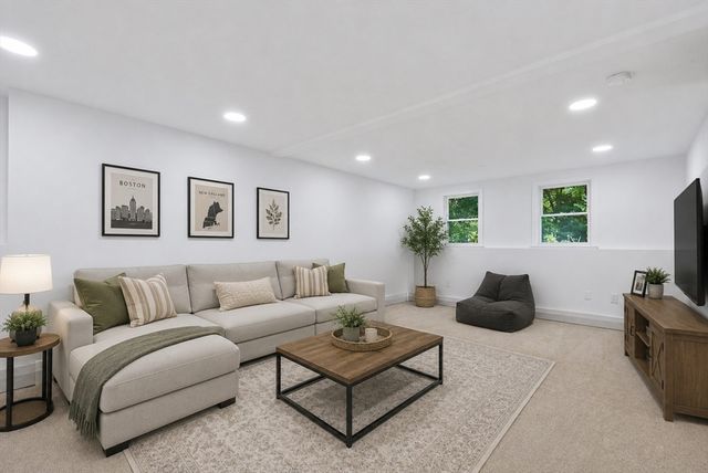 460 Richardson Ave, Attleboro, MA 02703