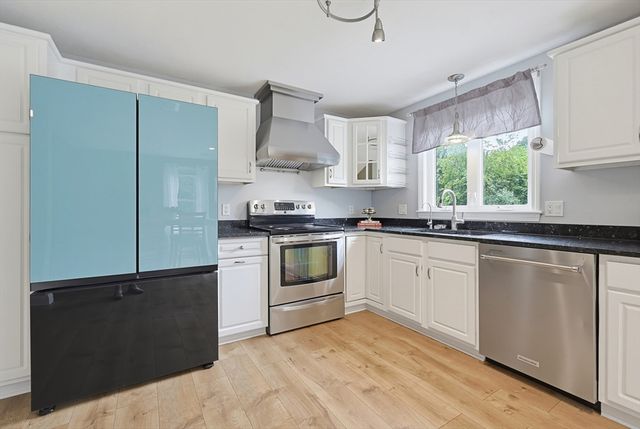 460 Richardson Ave, Attleboro, MA 02703