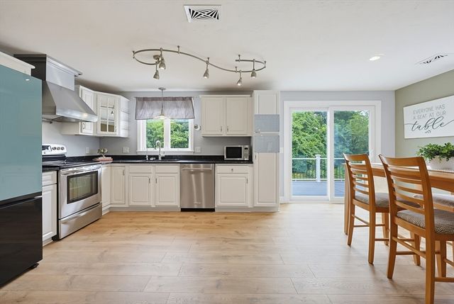 460 Richardson Ave, Attleboro, MA 02703