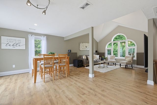 460 Richardson Ave, Attleboro, MA 02703