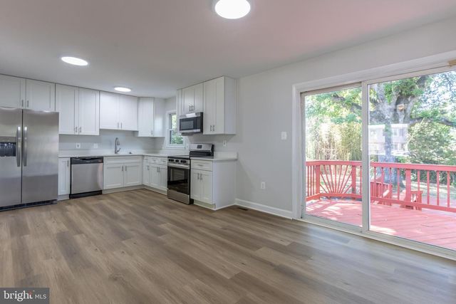 3805 DEL MAR DR, Woodbridge, VA 22193