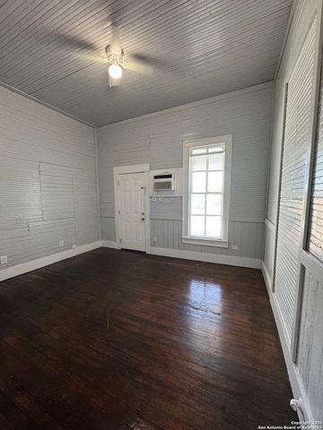 121 Howard St Apt 2, San Antonio, TX 78212