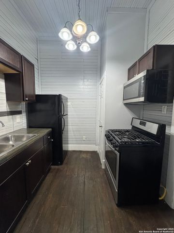 121 Howard St Apt 2, San Antonio, TX 78212