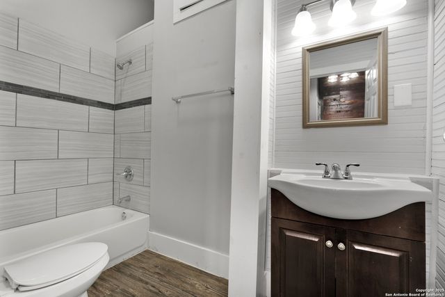 121 Howard St Apt 2, San Antonio, TX 78212