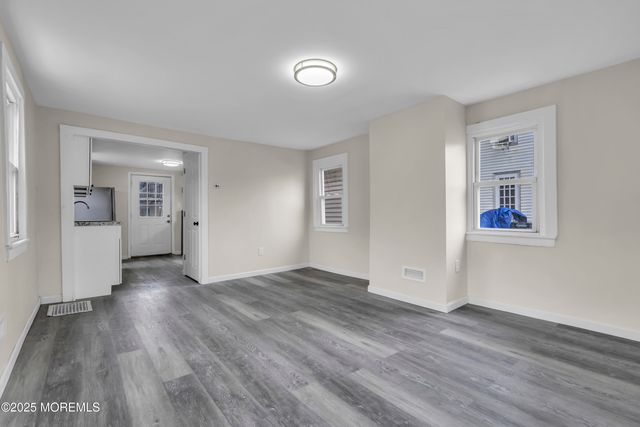 7 Front Street, New Egypt, NJ 08533