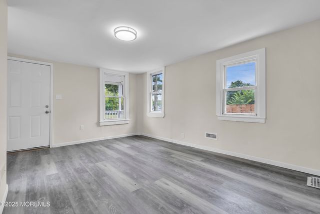 7 Front Street, New Egypt, NJ 08533