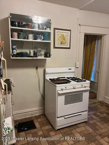 139 Woodlawn Avenue, Lansing, MI 48910