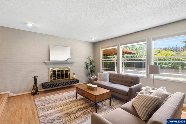 8820 SW Nisqually Ct, Tualatin, OR 97062