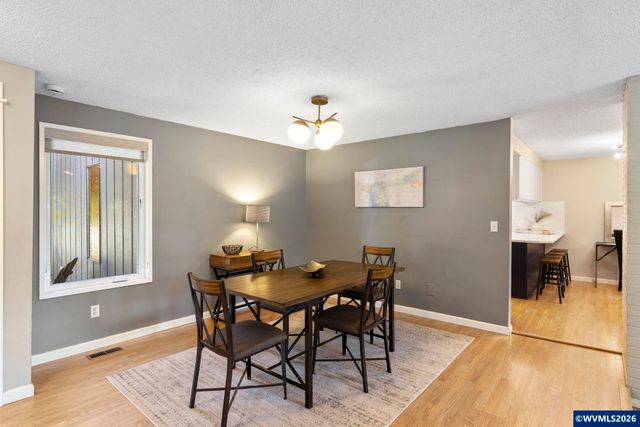 8820 SW Nisqually Ct, Tualatin, OR 97062