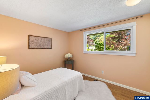 8820 SW Nisqually Ct, Tualatin, OR 97062