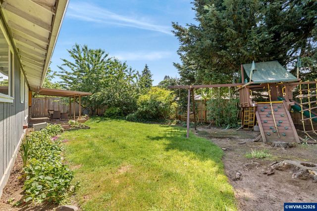 8820 SW Nisqually Ct, Tualatin, OR 97062