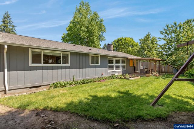 8820 SW Nisqually Ct, Tualatin, OR 97062