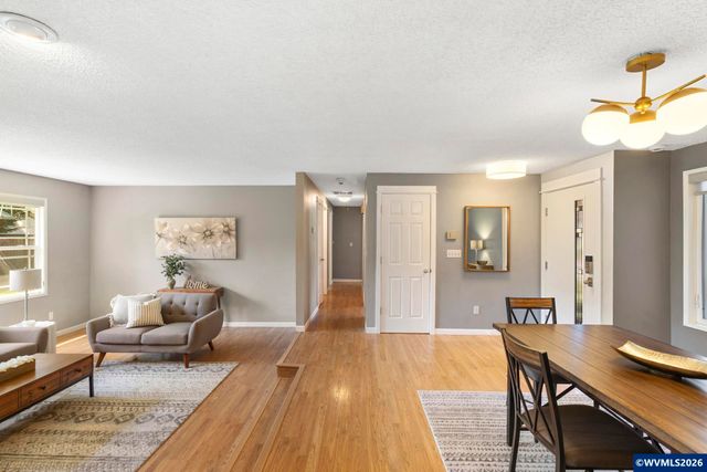 8820 SW Nisqually Ct, Tualatin, OR 97062