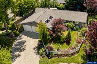8820 SW Nisqually Ct, Tualatin, OR 97062