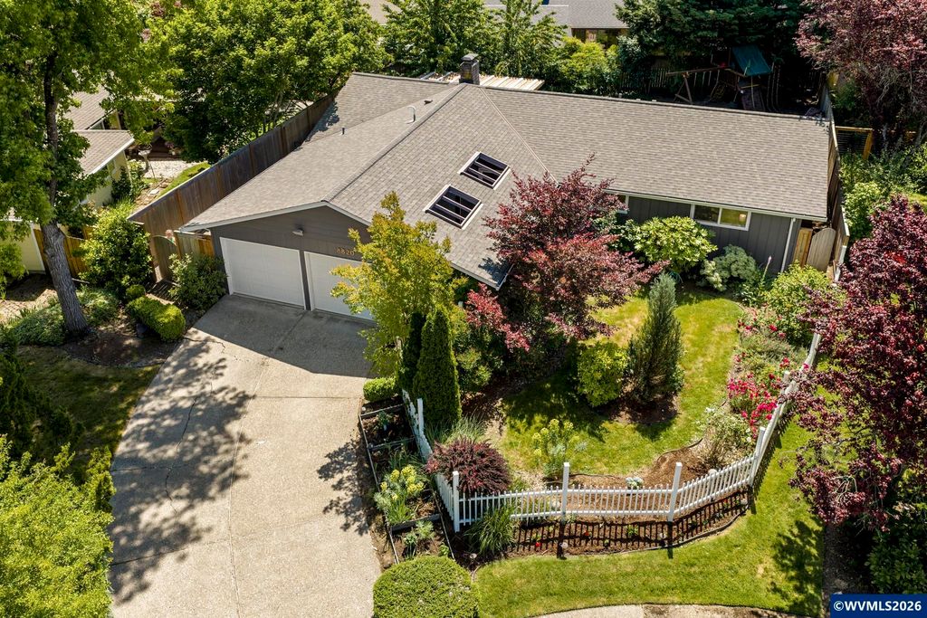 8820 SW Nisqually Ct, Tualatin, OR 97062