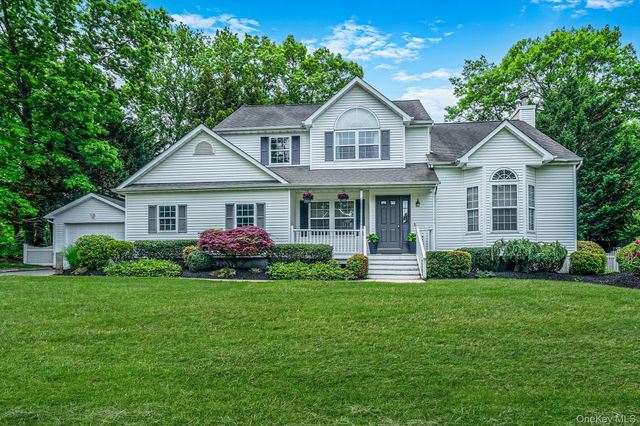 24 4th Avenue, Rocky Point, NY 11778
