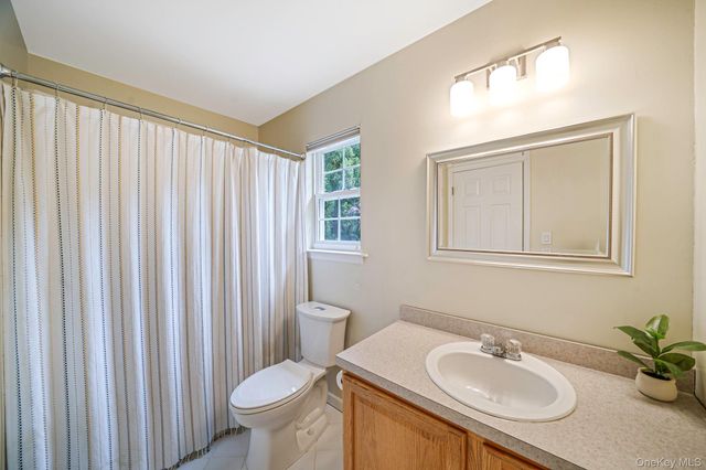 24 4th Avenue, Rocky Point, NY 11778